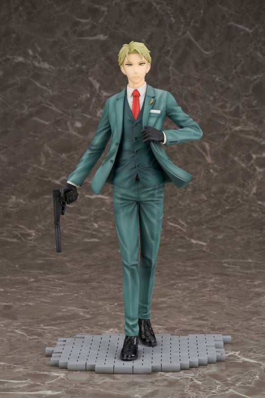 ロイド・フォージャー 1/7スケールフィギュア